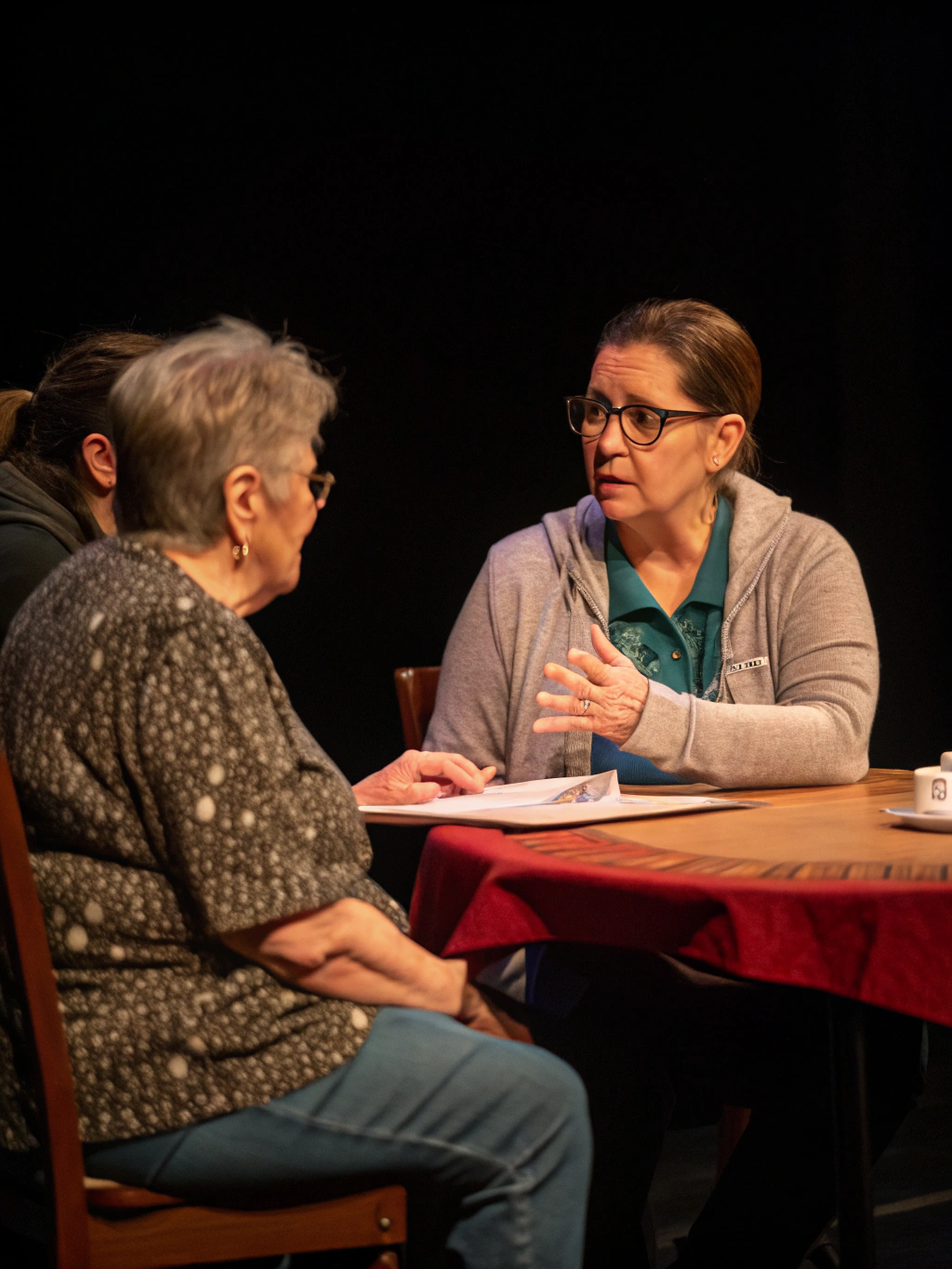 Senior living advisor consulting with family